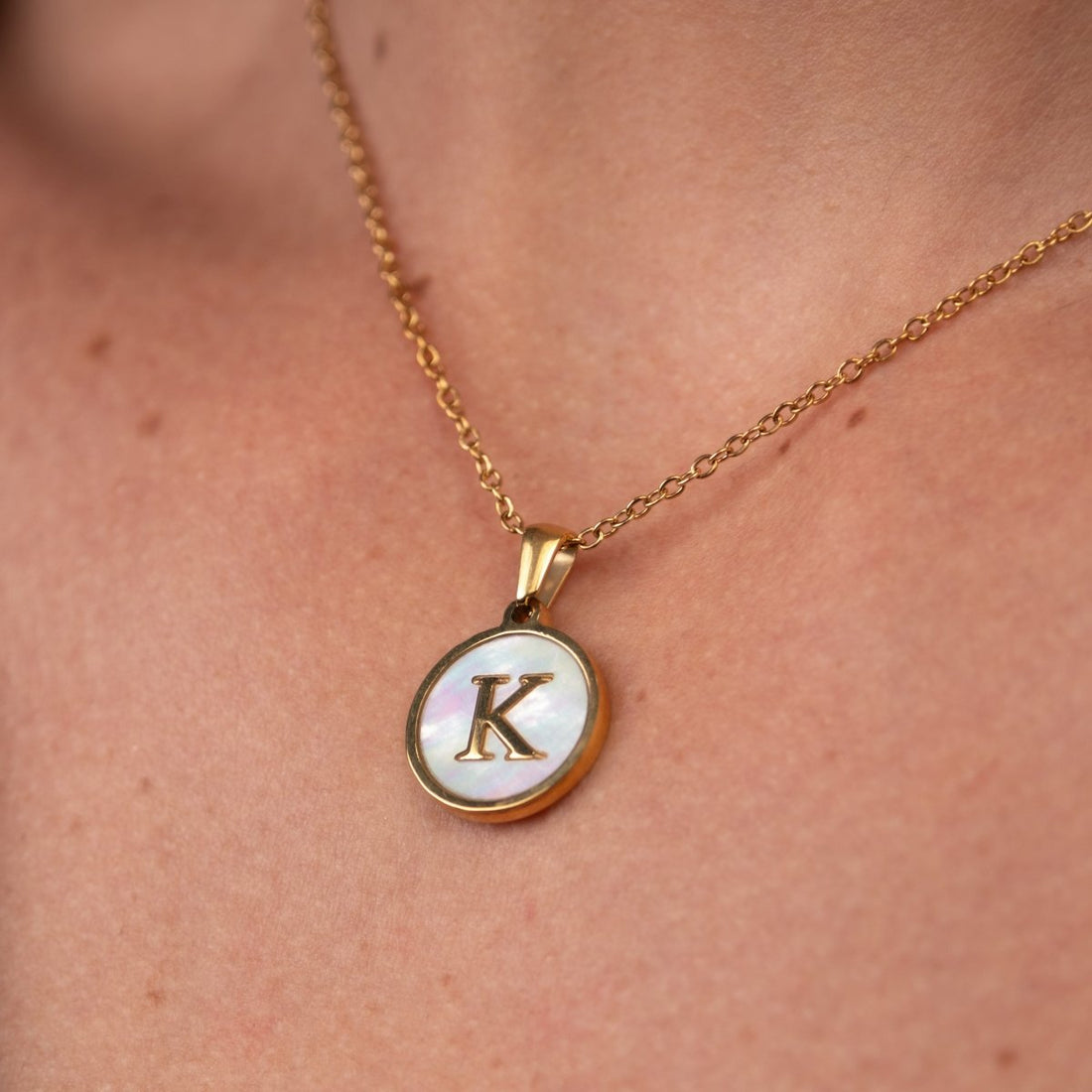 Colar Letra Inicial Marble Banhado em Ouro 18K - Murano Joias