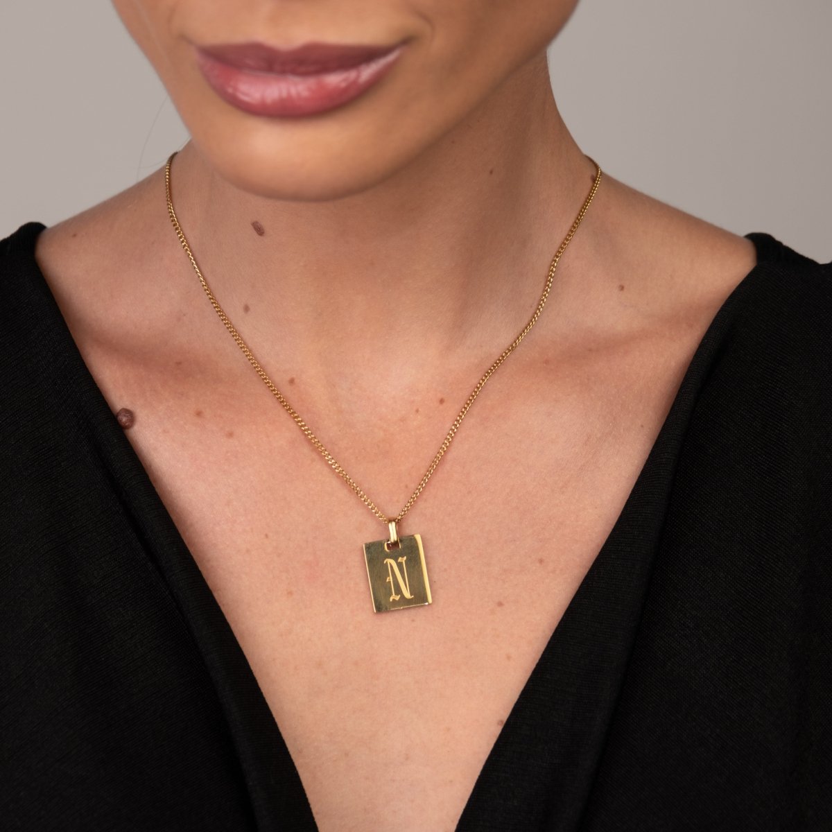 Colar Letra Inicial Modern Banhado em Ouro 18K - Murano Joias