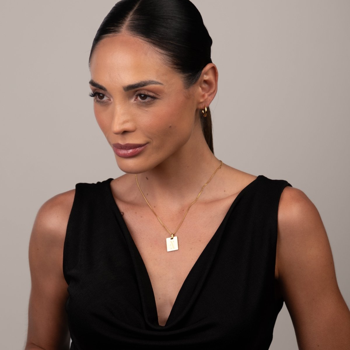 Colar Letra Inicial Modern Banhado em Ouro 18K - Murano Joias