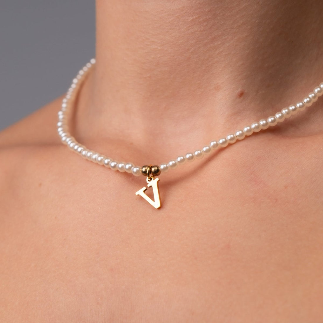 Colar Letra Inicial Pérola Banhado em Ouro 18K - Murano Joias