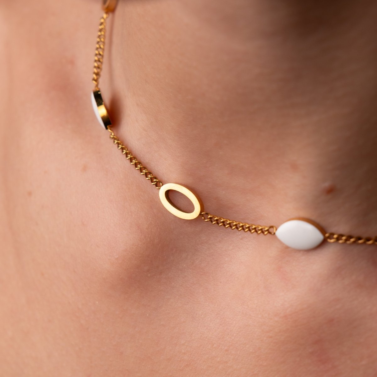 Colar Pingente Oval Angellica Banhado em Ouro 18K - Murano Joias