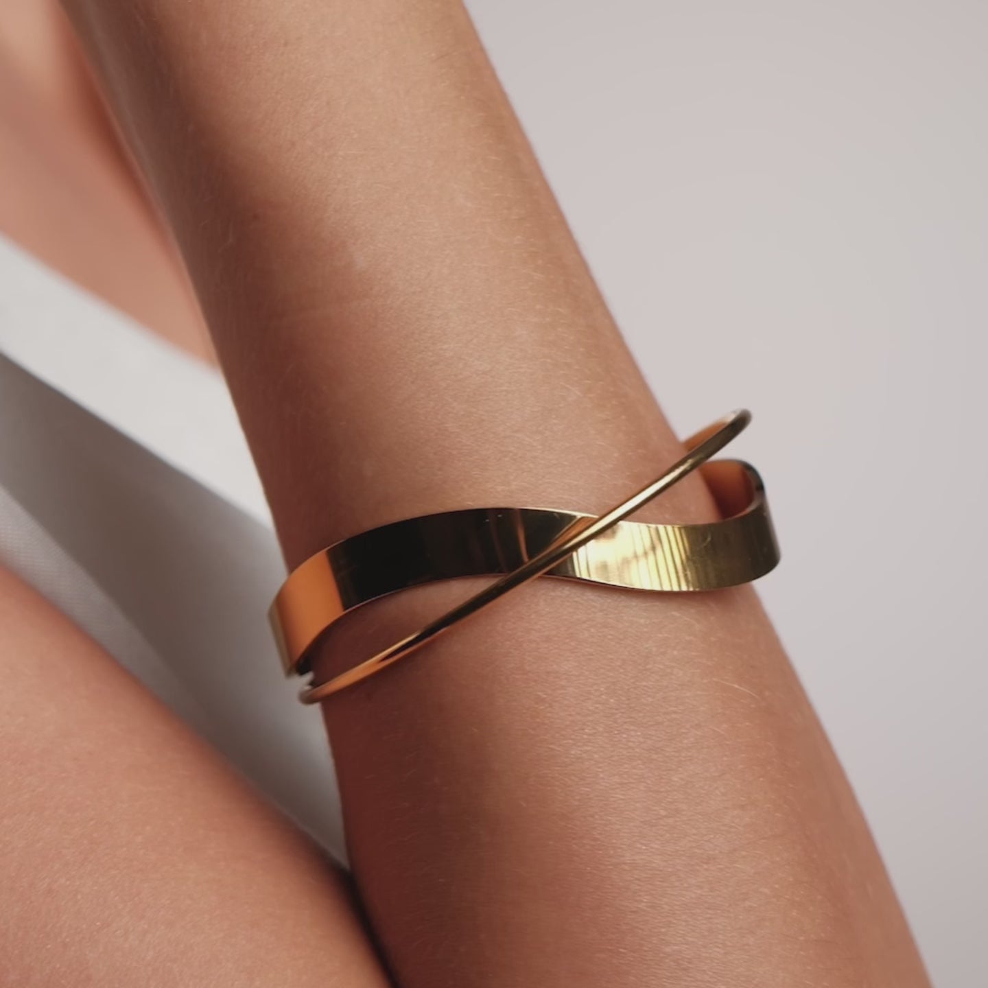 Bracelete Inter Banhado em Ouro 18k