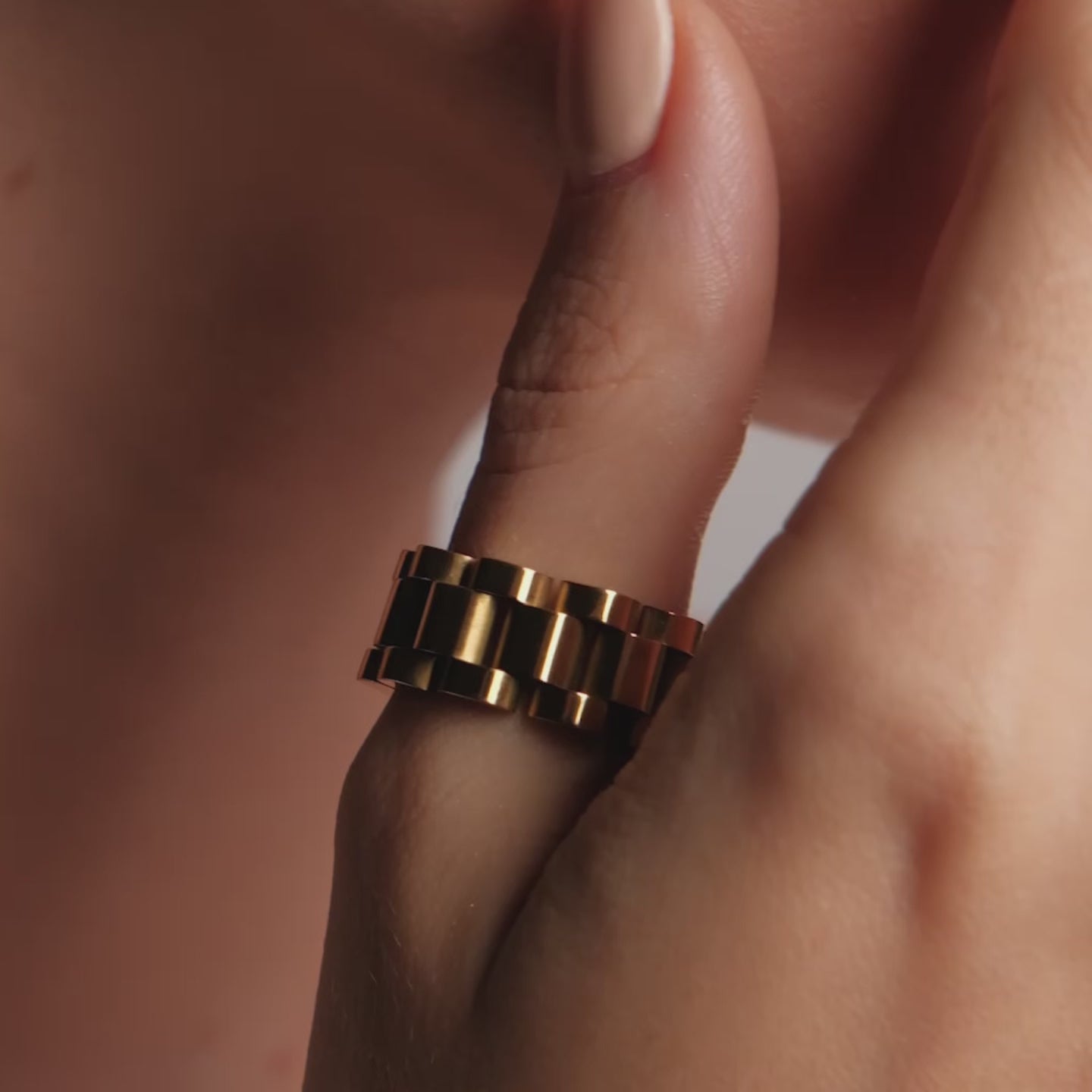 Anel Beauty Largo Elos Minimalista Banhado em Ouro 18k