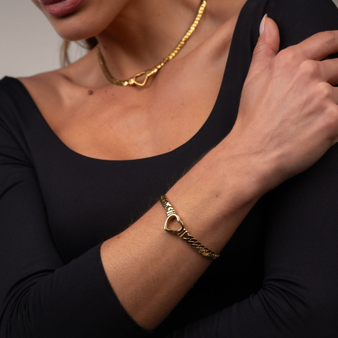 Pulseira Coração Minimalista Banhado em Ouro 18K - Murano Joias