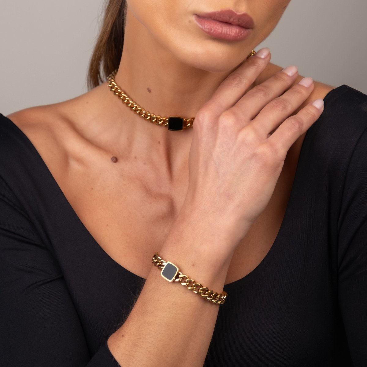 Pulseira de Corrente Pingente Ônix Banhado em Ouro 18K - Murano Joias
