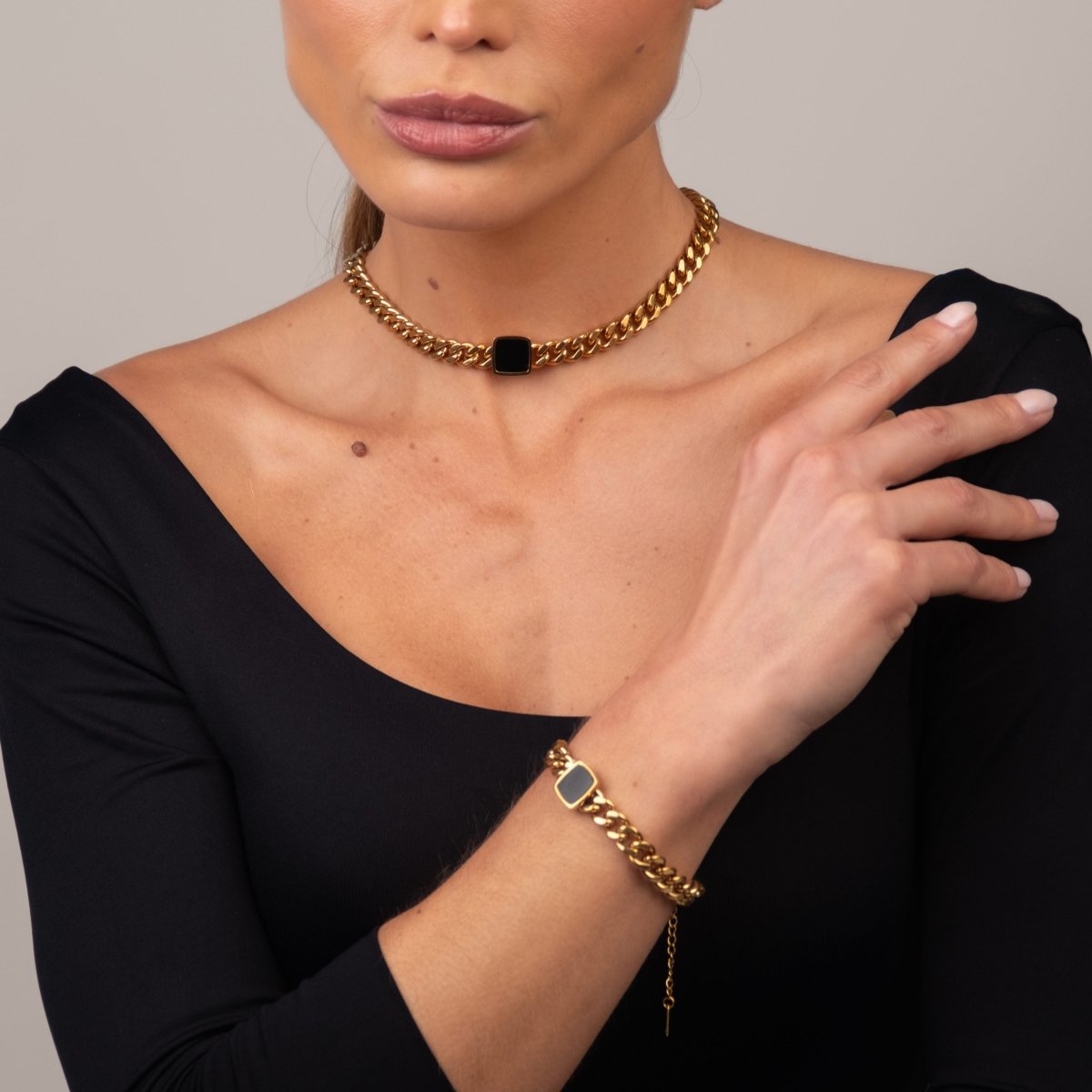 Pulseira de Corrente Pingente Ônix Banhado em Ouro 18K - Murano Joias