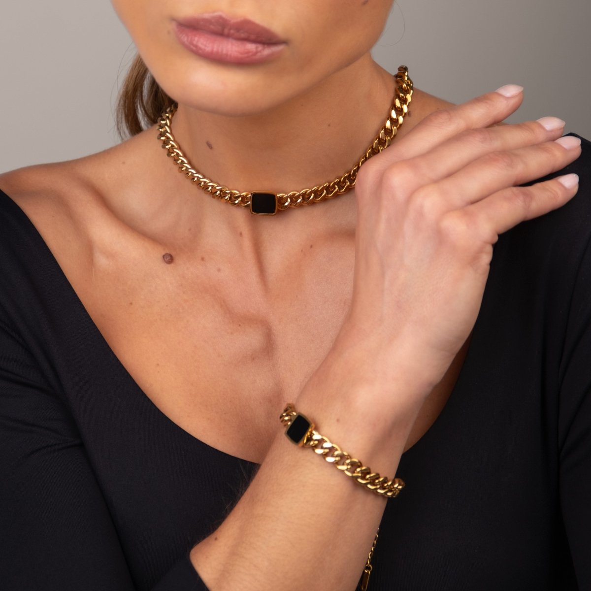 Pulseira de Corrente Pingente Ônix Banhado em Ouro 18K - Murano Joias