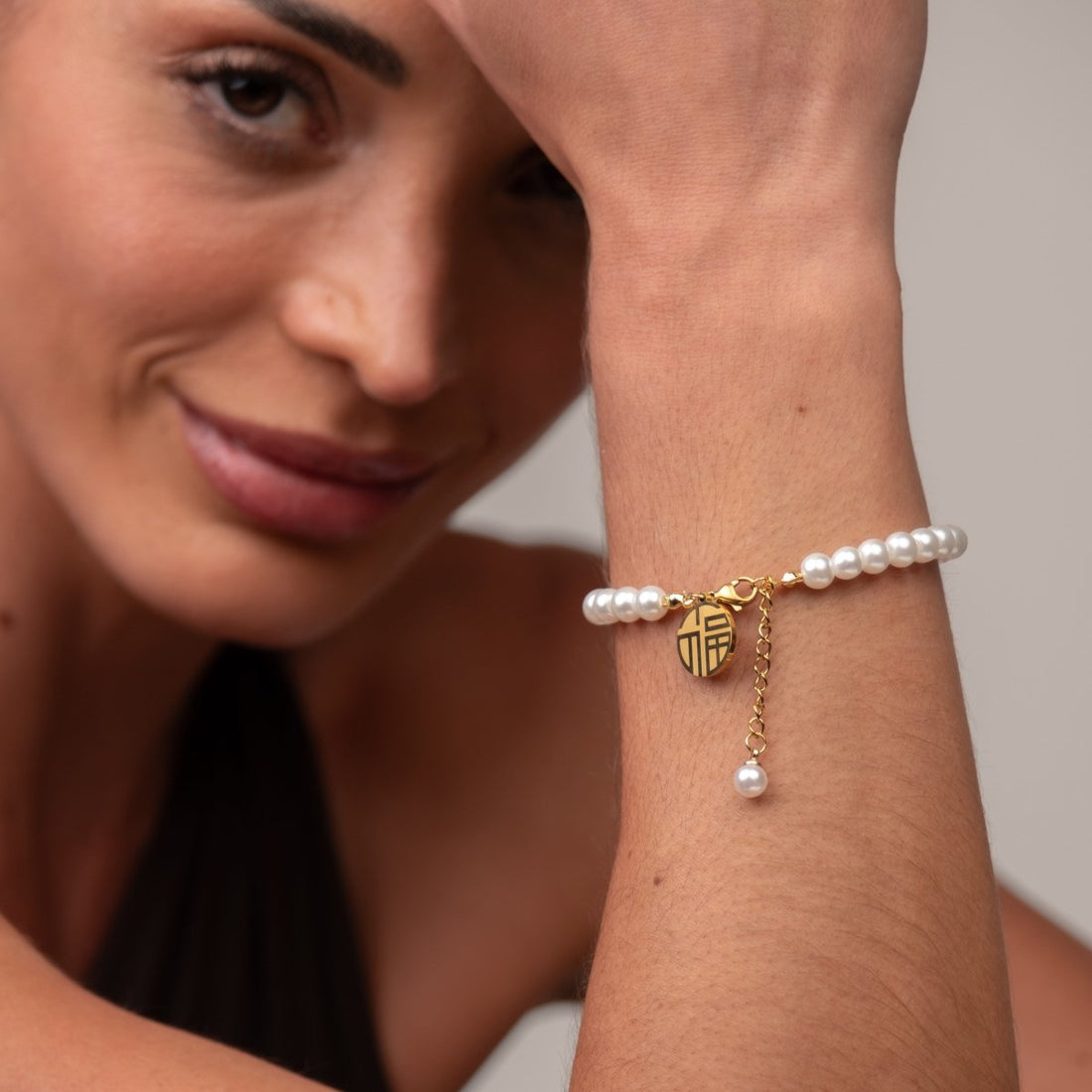 Pulseira de Pérolas Charm Banhada em Ouro 18K - Murano Joias