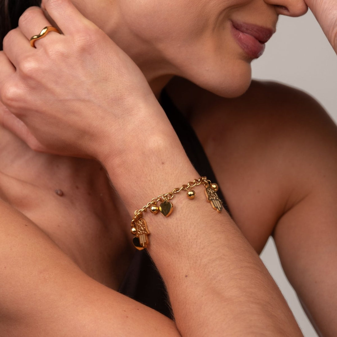 Pulseira Elos Pingente Coração e Hamsá Banhada em Ouro 18K - Murano Joias