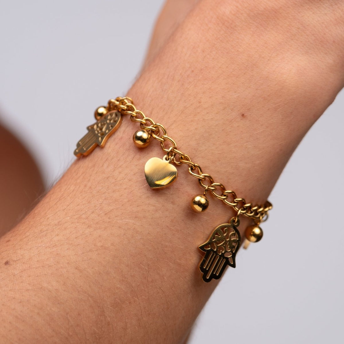 Pulseira Elos Pingente Coração e Hamsá Banhada em Ouro 18K - Murano Joias