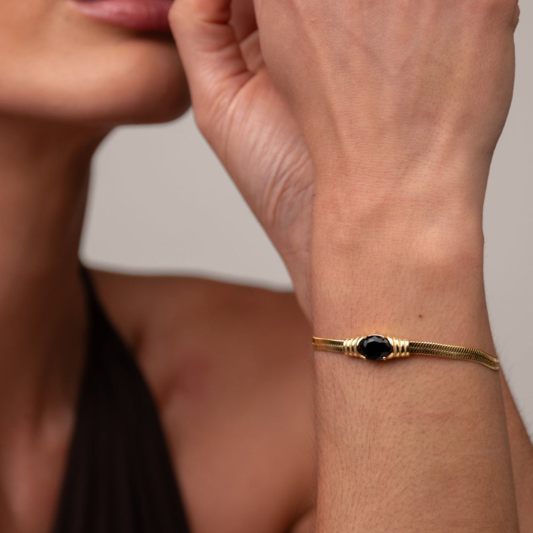 Pulseira Malha Pedra Ônix Banhado em Ouro 18K - Murano Joias