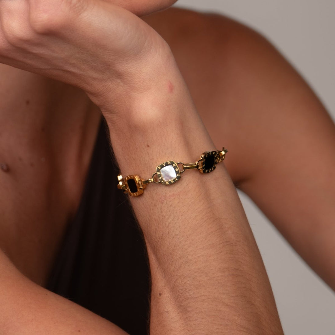 Pulseira Mono Quadrada Banhado em Ouro 18k - Murano Joias