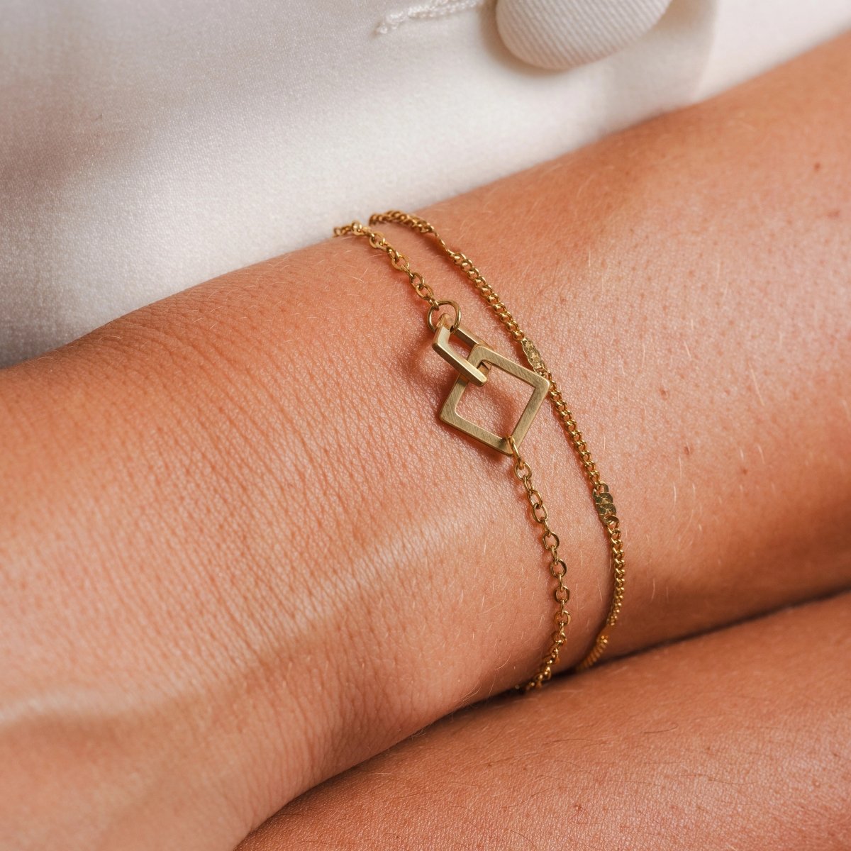 Pulseira Pingente Elo Quadrado Banhada em Ouro 18K - Murano Joias