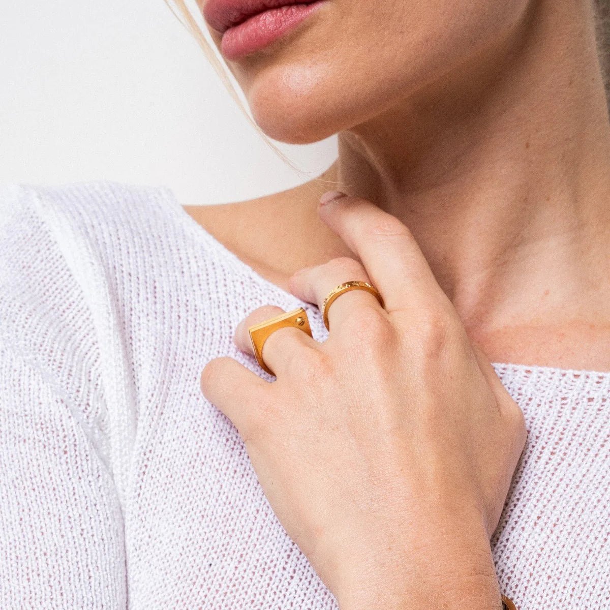 Anel Parafuso Plano Banhado em Ouro 18k - Murano Joias