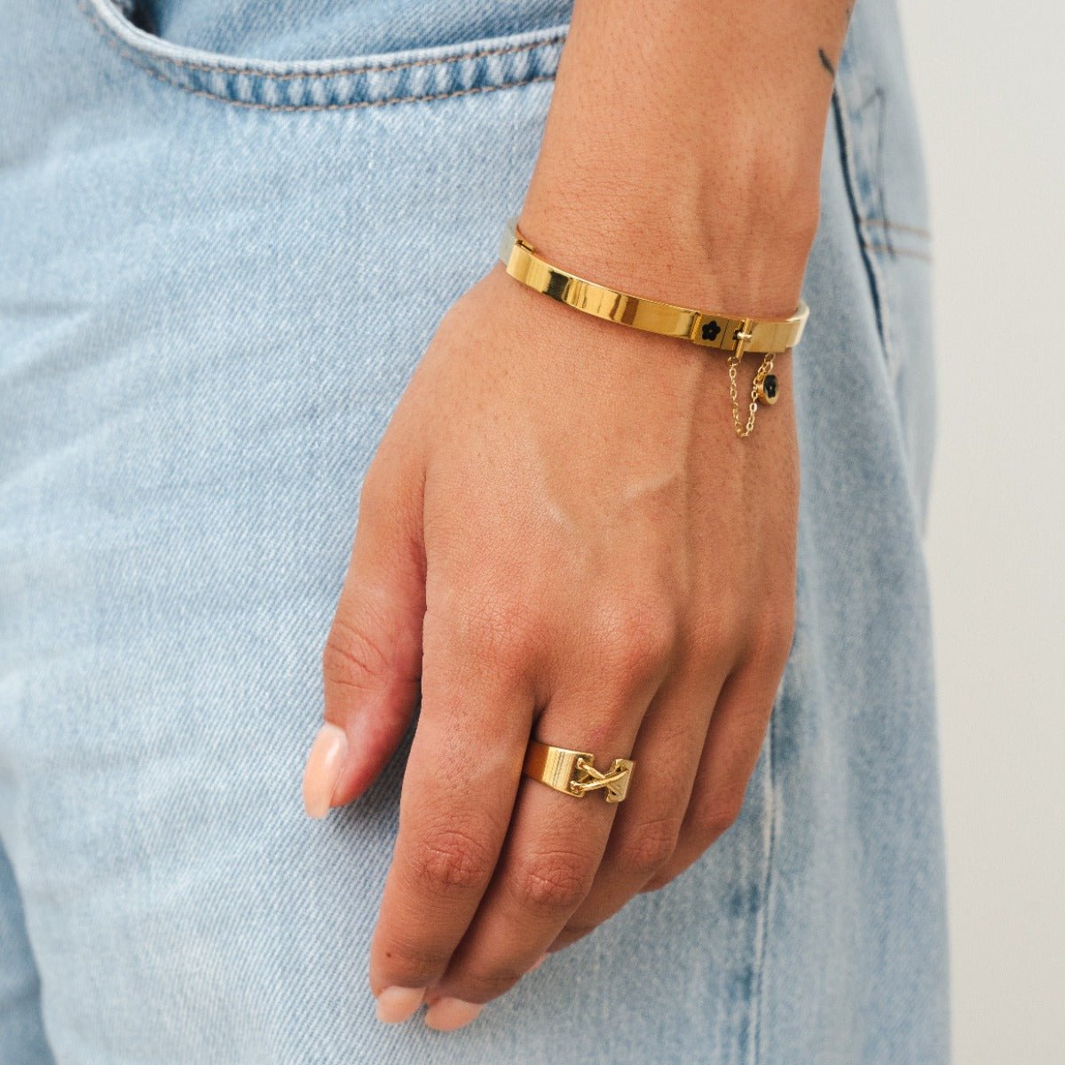 Bracelete Flor Lock Charm Banhada em Ouro 18K - Murano Joias