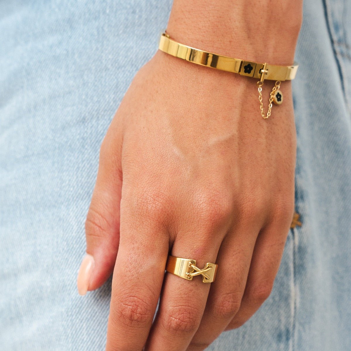 Bracelete Flor Lock Charm Banhada em Ouro 18K - Murano Joias