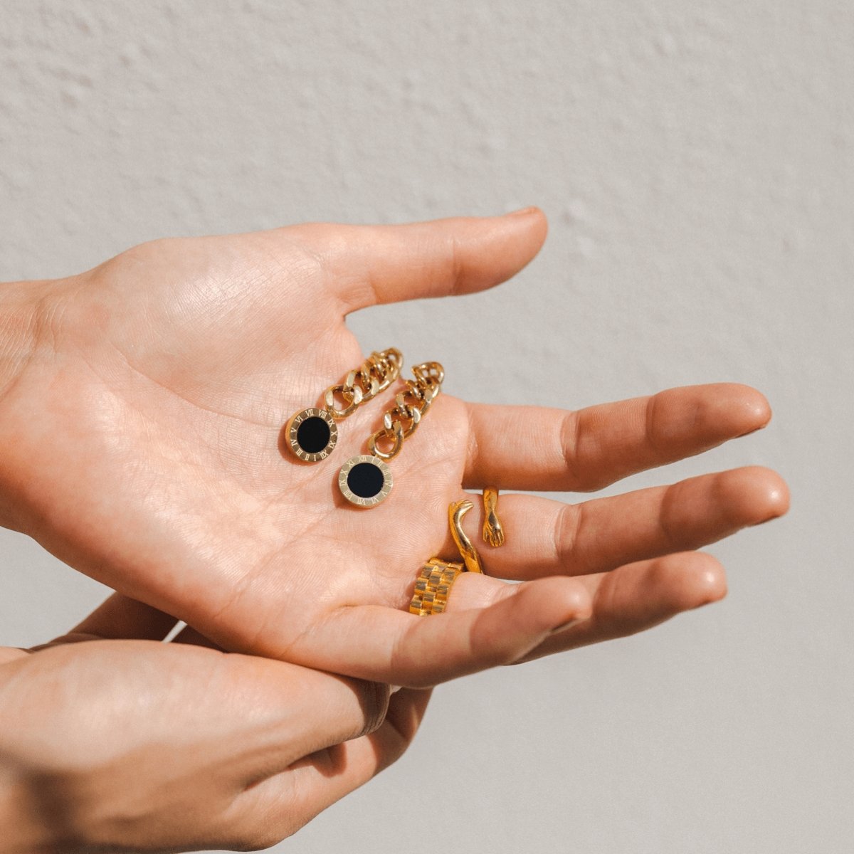 Brinco Corrente Glamour Pedra Onix Banhado em Ouro 18K - Murano Joias