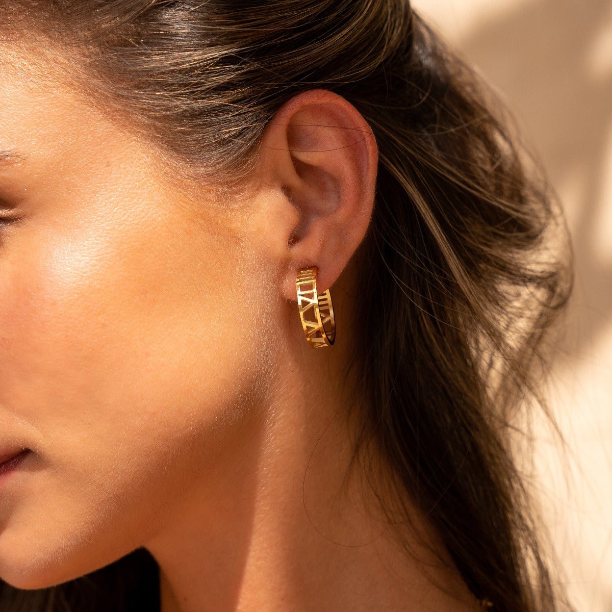 Brinco de Argola Numeral Banhado em Ouro 18K - Murano Joias