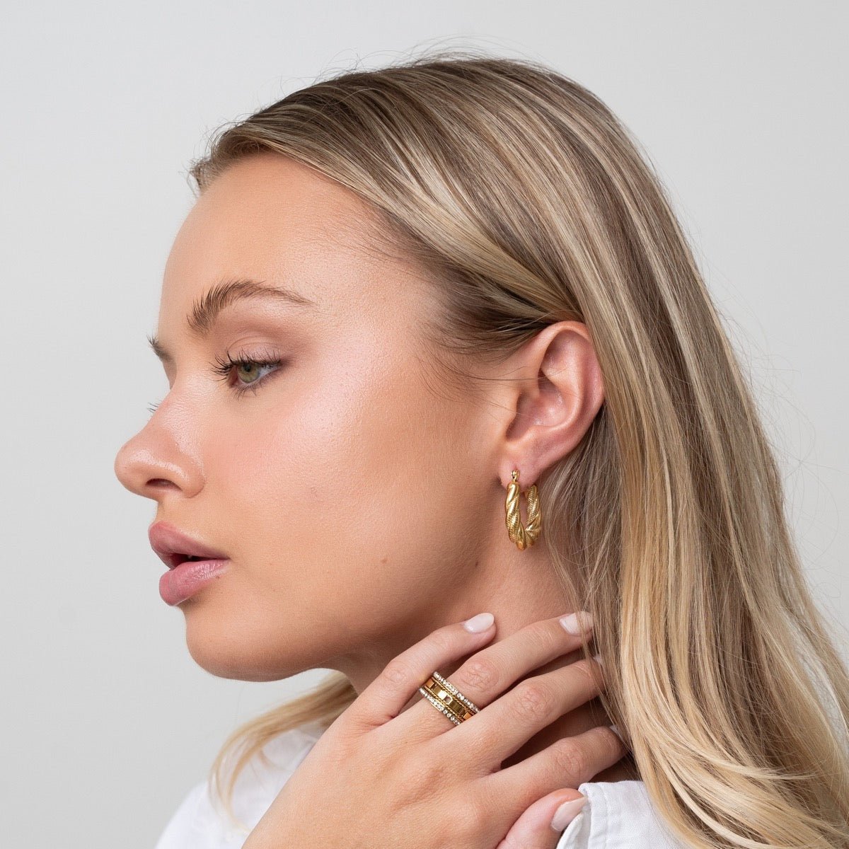 Brinco de Argola Torcido Banhado em Ouro 18K - Murano Joias