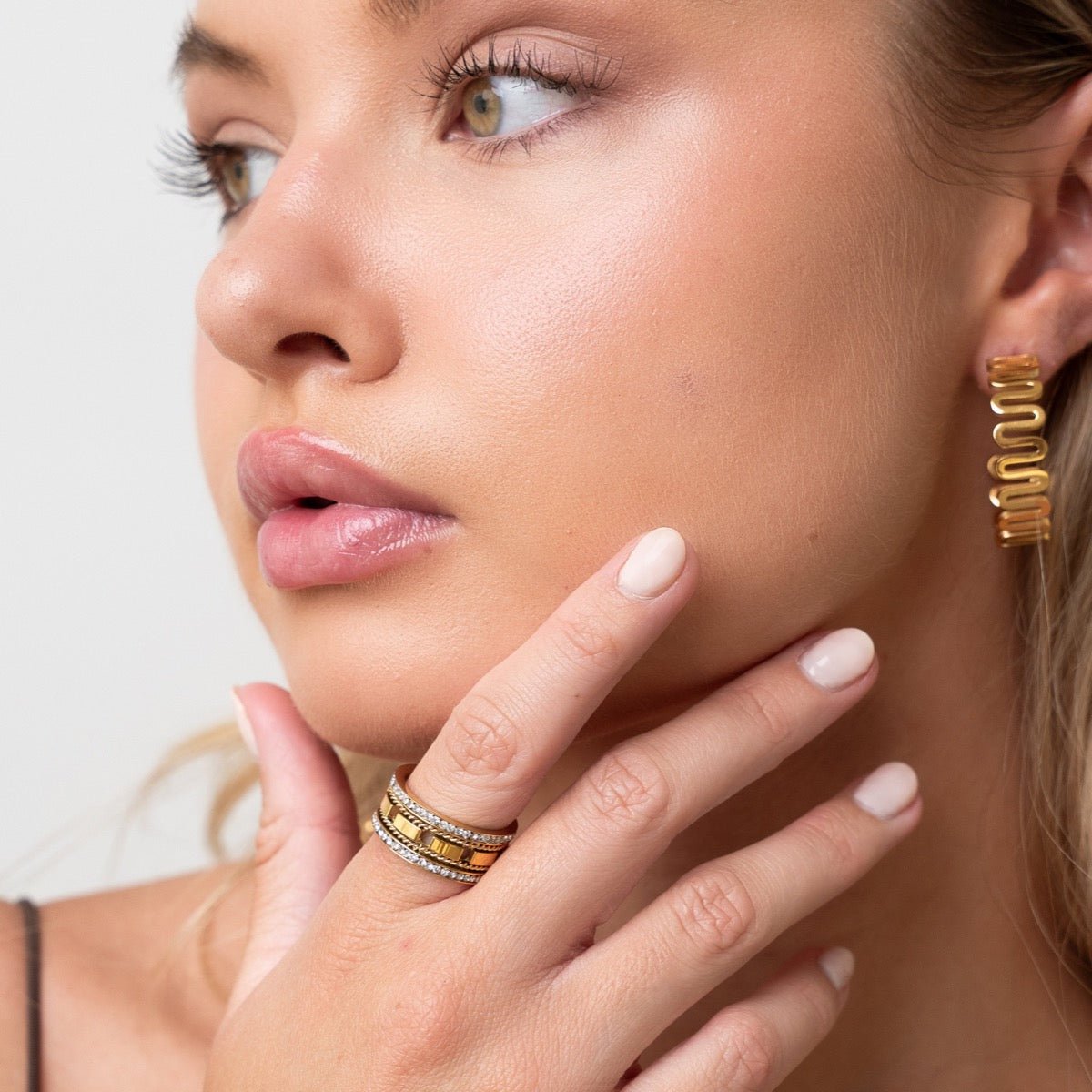 Brinco Zig Zag Banhado em Ouro 18k - Murano Joias
