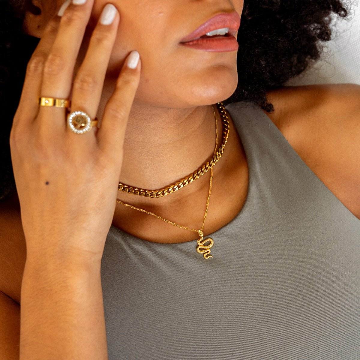 Colar Serpente Pingente Banhado em Ouro 18K - Murano Joias