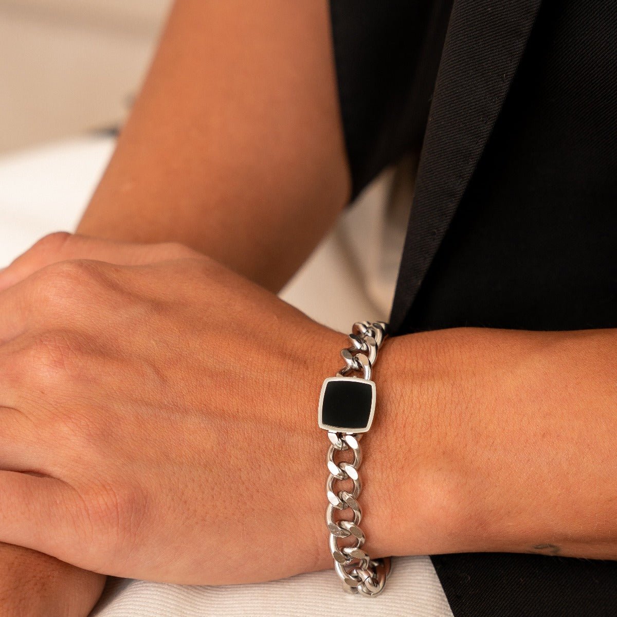 Pulseira de Corrente Pingente Ônix Banhado em Ouro 18K - Prata - Murano Joias