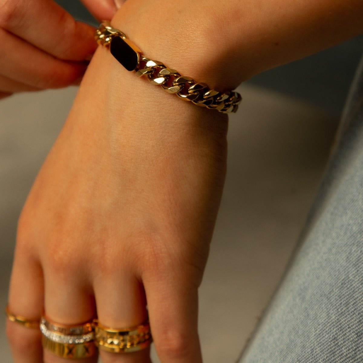 Pulseira de Corrente Pingente Retangular Banhada em Ouro 18k - Murano Joias