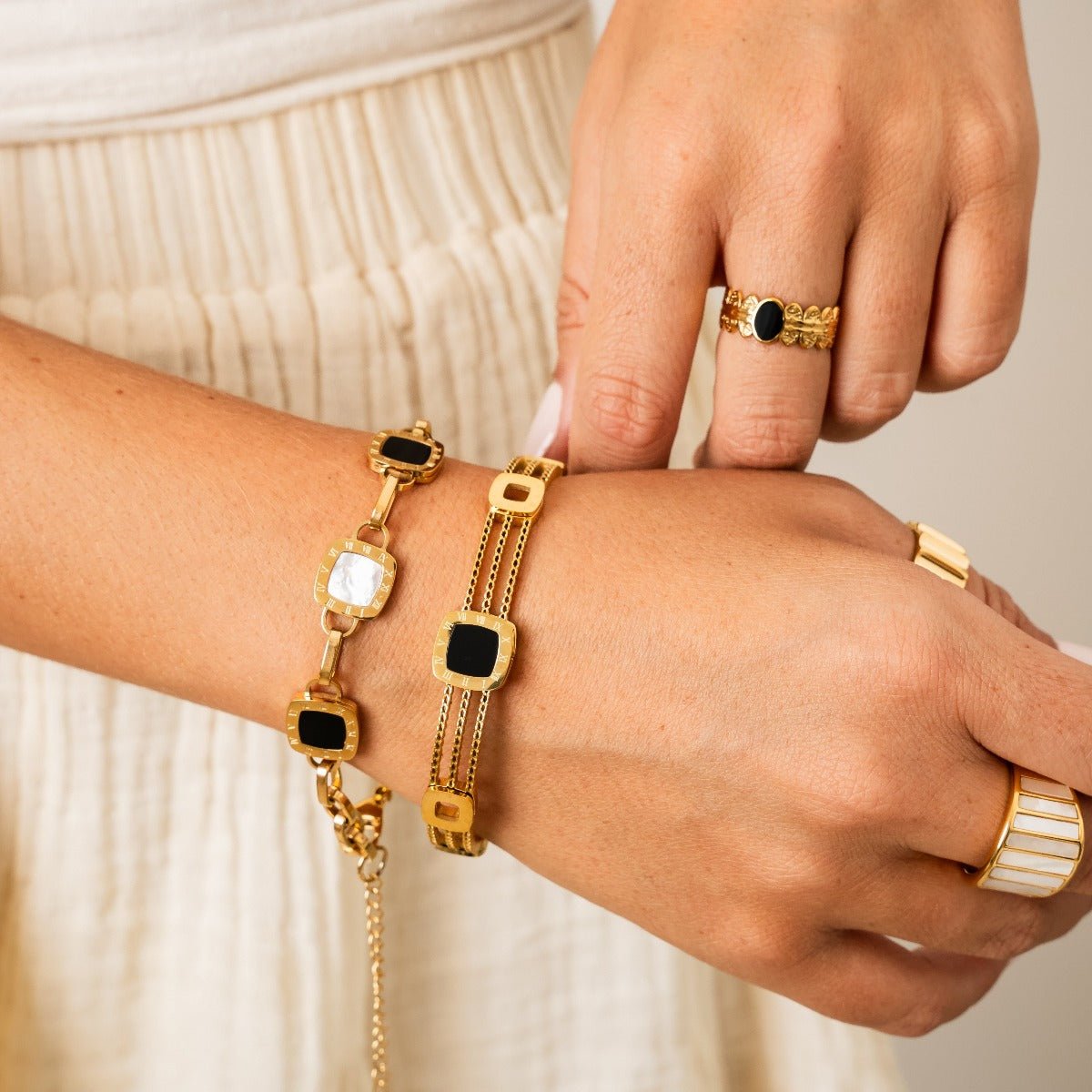 Pulseira Mono Quadrada Banhado em Ouro 18k - Murano Joias